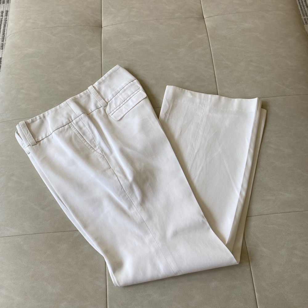 Ann Taylor women’s White Trousers. 4P. Lindsay fit. Cotton/rayon.